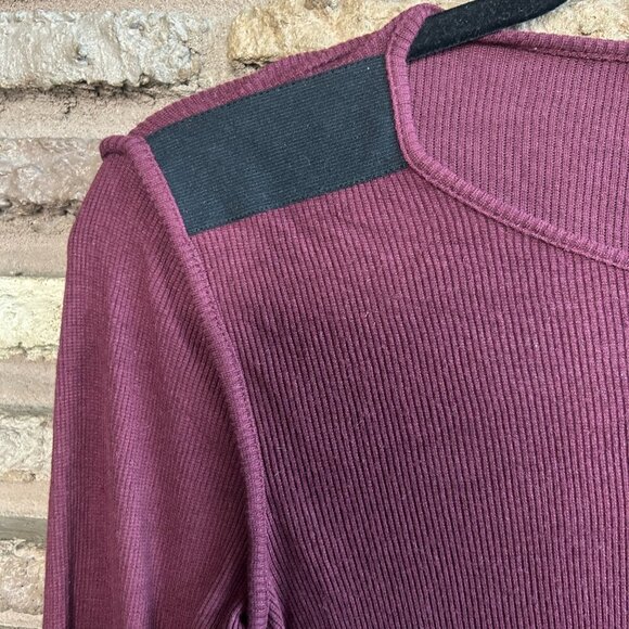 Theory Mulberry with Black Shoulders Long Sleeve T-Shirt Size Small - Picture 2 of 6
